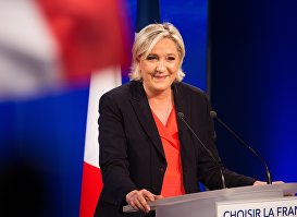Лидер политической партии Франции "Национальный фронт", кандидат в президенты Франции Марин Ле Пен